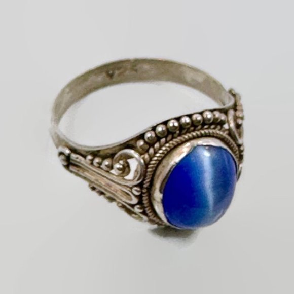 Blue Ring, Cat's Eye, Fiber Optic, Sterling Silver, Vintage, Bali Style. Size 4 - Picture 5 of 5